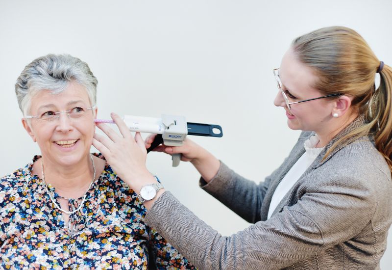 Optiker Carl: Unsere Hörakustik Teaser